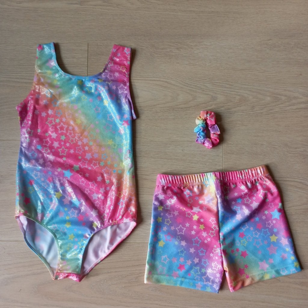 Turnpakje, turnbroekje regenboog 122 128 134 140 146 152 158, Sport en Fitness, Turnen, Nieuw, Turnpak(je), Kindermaat 122 t/m 140
