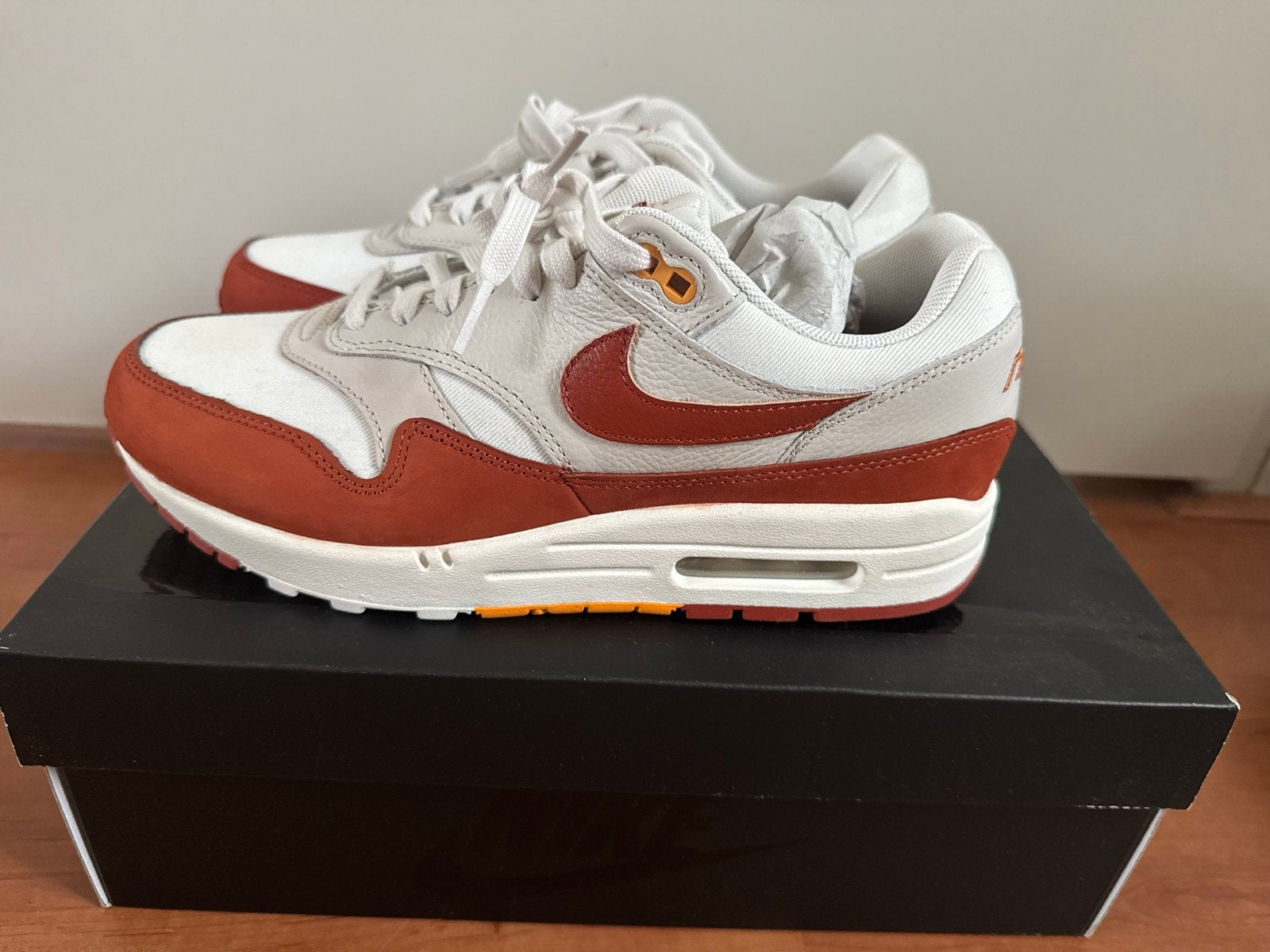 Nike Air Max 1 LX Rugged Orange - 42, Overige kleuren, Nieuw, Ophalen of Verzenden, Sneakers of Gympen