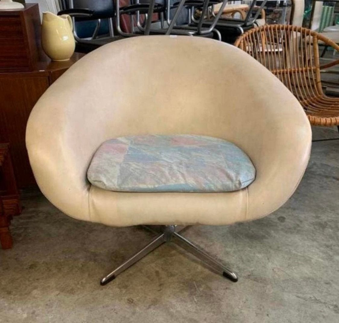 Fauteuil leuk skai leder club fauteuiltje uit de jaren 60., Ophalen of Verzenden