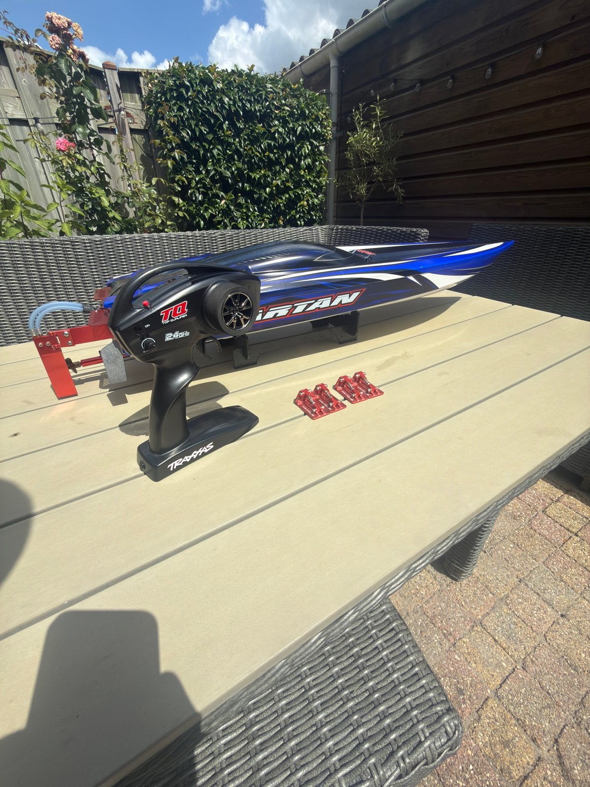 Traxxas spartan, Hobby en Vrije tijd, Ophalen, Zo goed als nieuw, 1:200 of kleiner