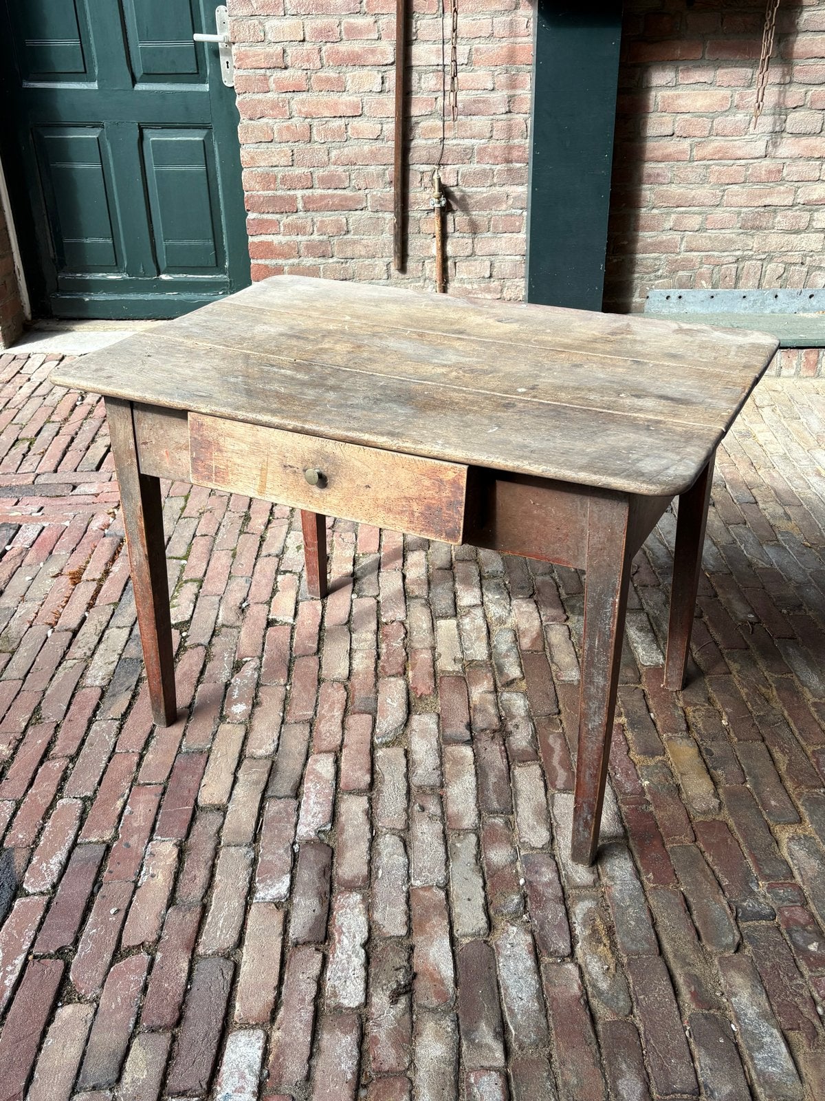 Oude houten tafel met lade - geleiding defect, Ophalen