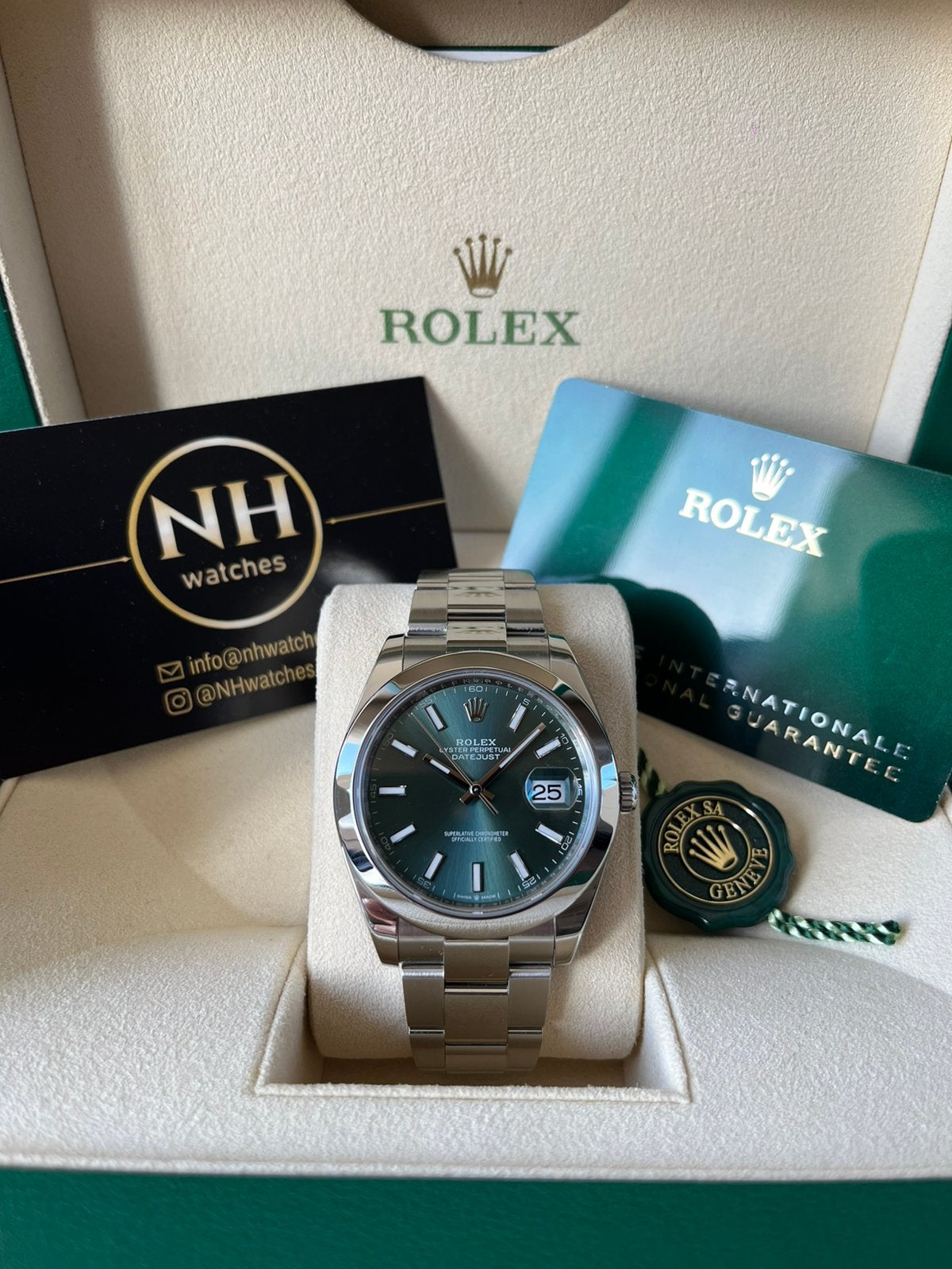 Rolex Datejust 126300 Mint green 11/2024, Ophalen, Zo goed als nieuw, Staal, Rolex