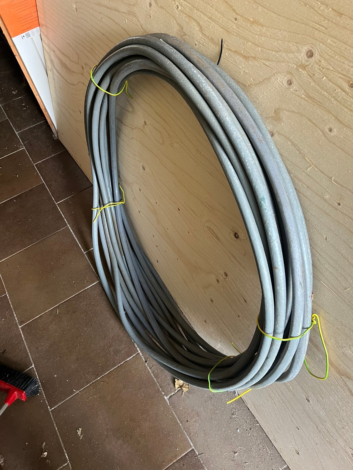 Grondkabel 4x10mm2 29 meter, Ophalen, Zo goed als nieuw, Kabel of Snoer