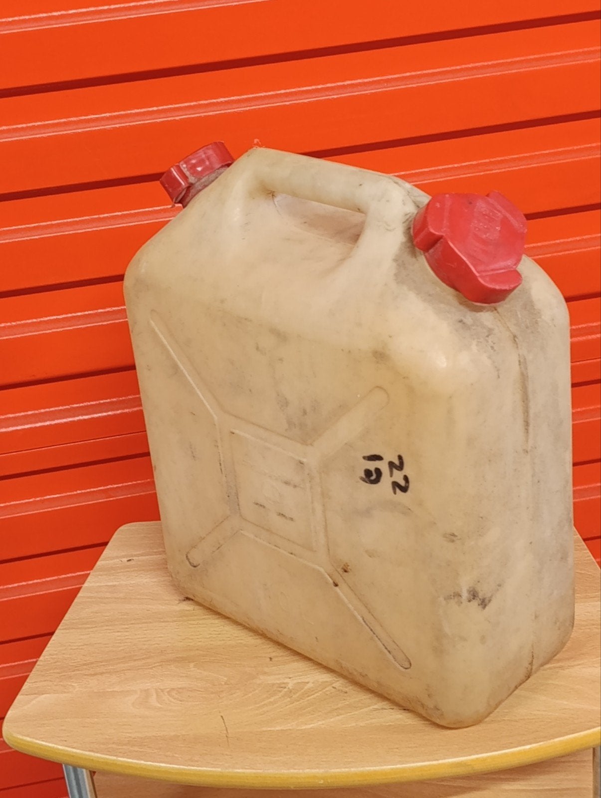 Stevige 10L jerrycan - gebruikt maar nog solide, Ophalen of Verzenden