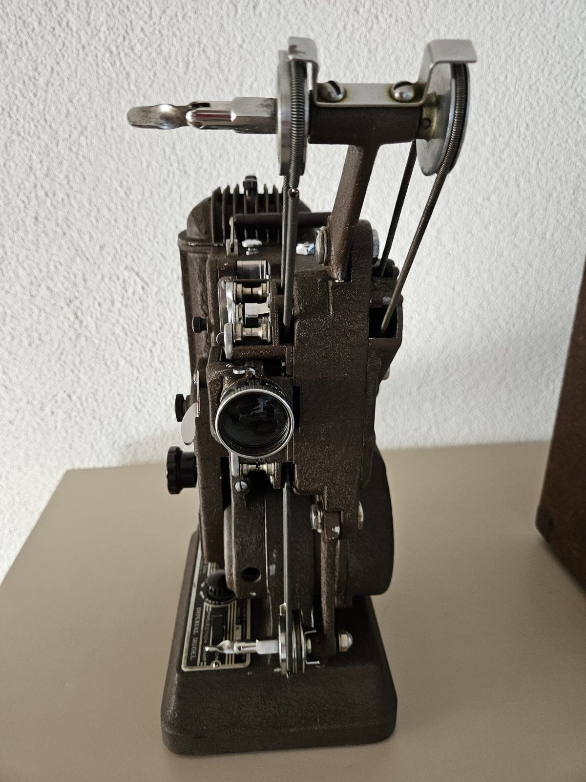compleet 16 mm filmprojector, koffer en transformator, Ophalen, Gebruikt