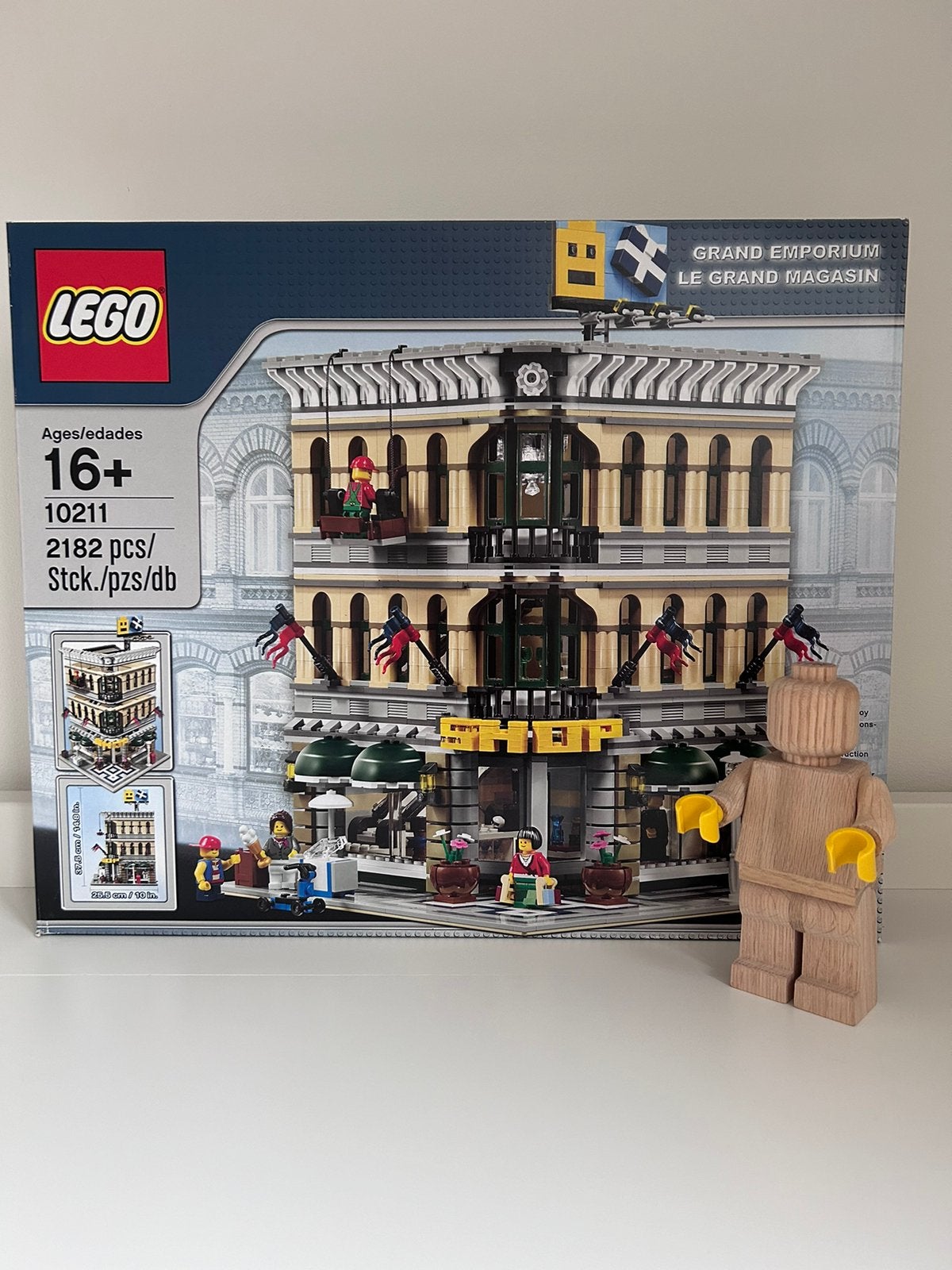 •LEGO 10211 •Grand Emporium•Nieuw•Sealed•, Verzenden, Lego, Nieuw, Complete set