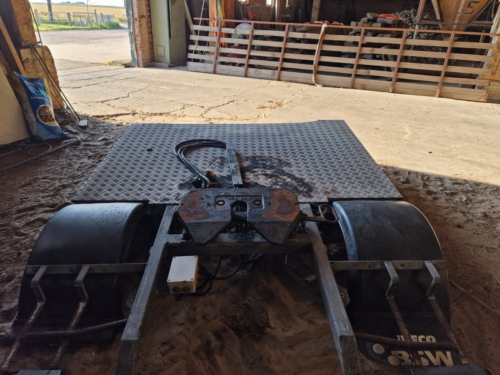 Veldhuizen opbouw Iveco, Ophalen
