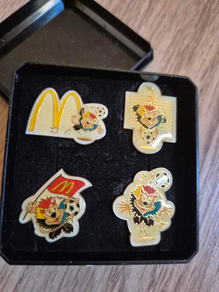 Mcdonalds pins voetbal, Verzamelen, Speldjes, Pins en Buttons, Ophalen of Verzenden, Zo goed als nieuw, Sport
