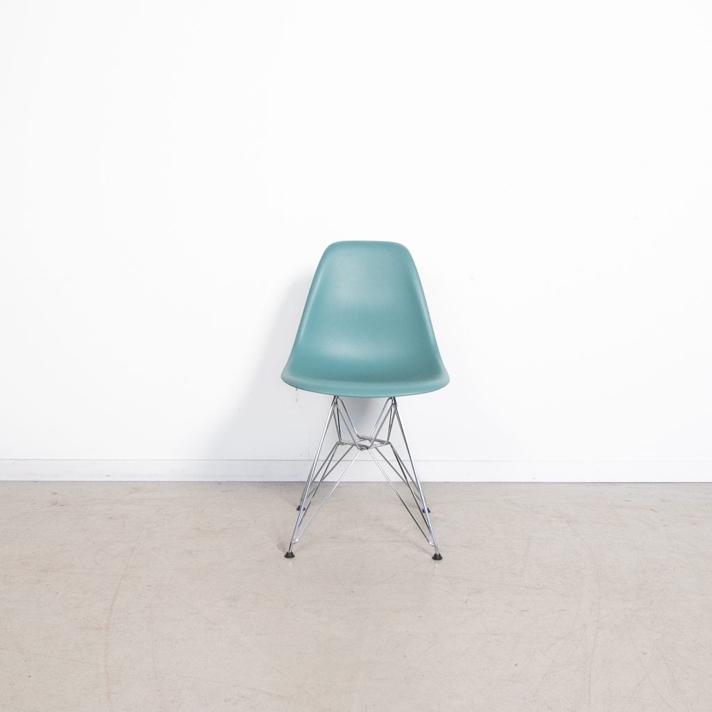 Vitra Eames DSR Stoel Lichtblauw Kunststof - Chroom, Niet ingevuld, Zo goed als nieuw, Niet ingevuld, Niet ingevuld