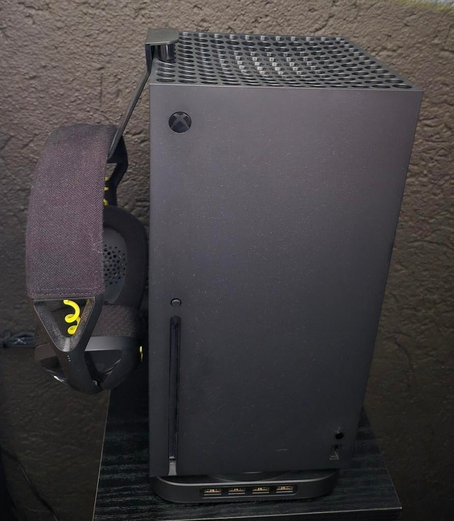 Xbox Series X 2TB met 2 Controllers en Extra Accessoires, Spelcomputers en Games, Spelcomputers | Xbox Series X en S, Zo goed als nieuw