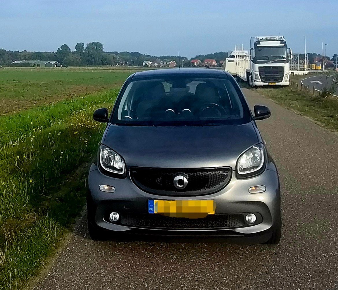Smart ForFour 1.0 52KW 2016 Grijs, Achterwielaandrijving, 4 stoelen, Origineel Nederlands, 24 km/l
