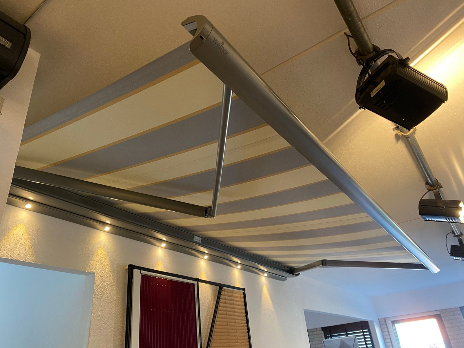 Weinor Knikarmscherm 3.70x2.50 met dimbare LED-verlichting, Ophalen, Elektrisch, Zo goed als nieuw, 150 tot 300 cm