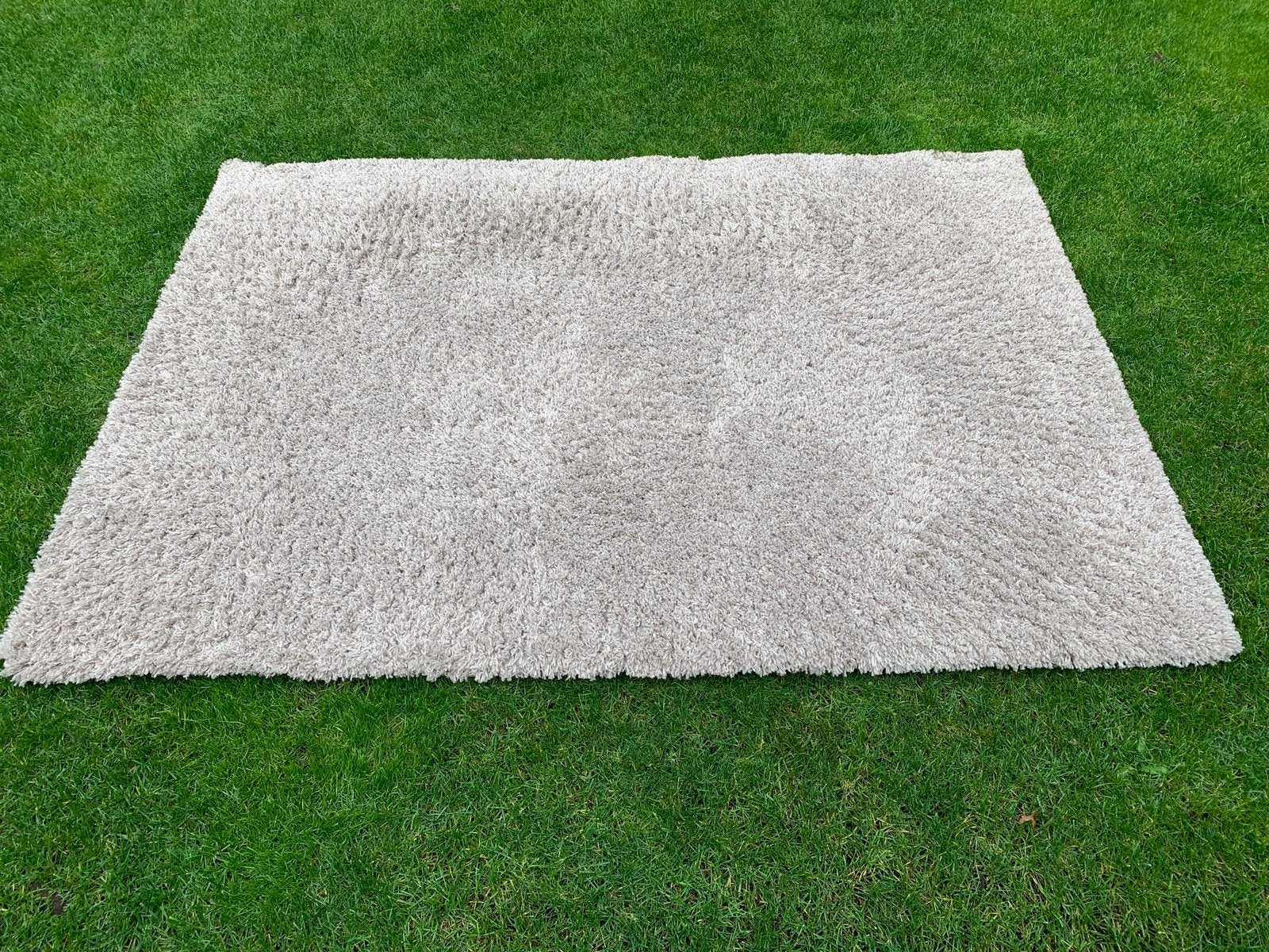 Zacht Beige Shaggy Vloerkleed - 140x200 cm, 100 tot 150 cm, Beige, Ophalen of Verzenden, Zo goed als nieuw