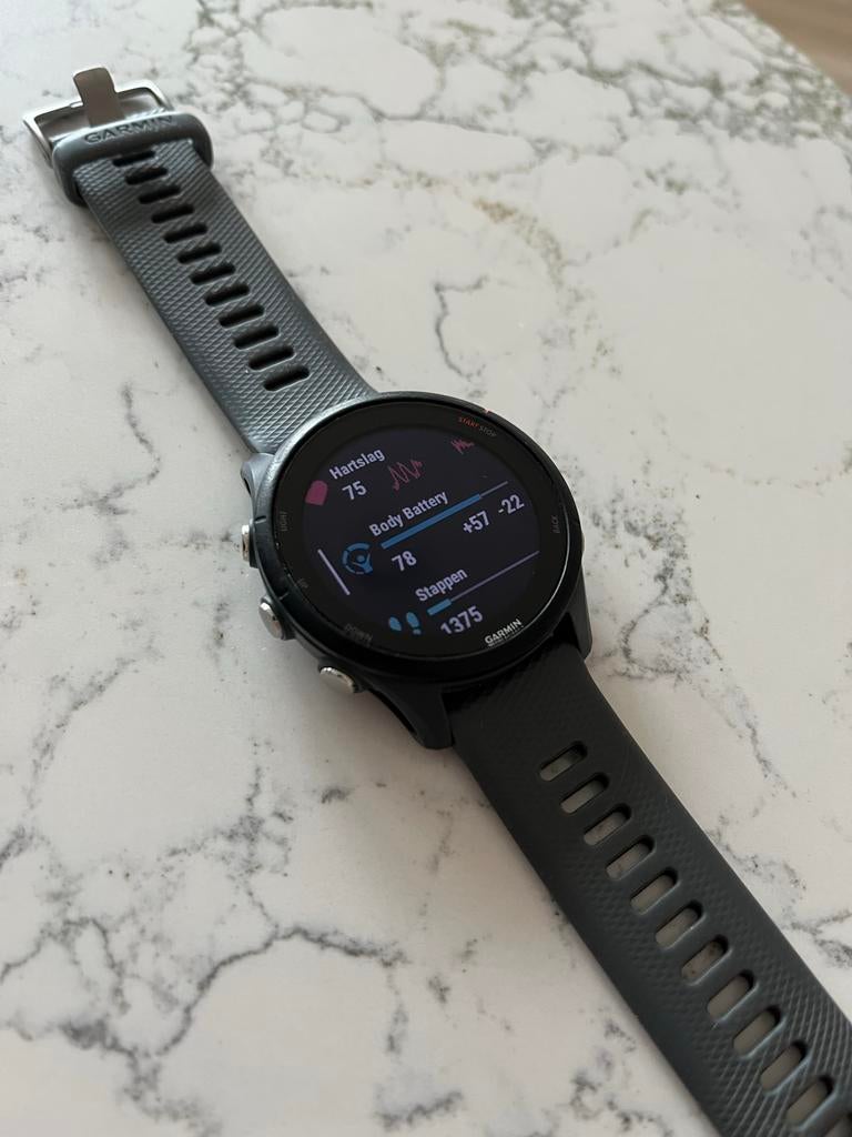 Garmin Forerunner 255 GPS Hardloop triatlon horloge, Afstand, Ophalen of Verzenden, Zo goed als nieuw, Waterdicht