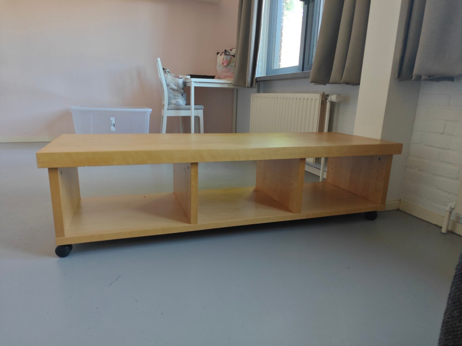 Ikea TV meubel 150x50x40 cm met lichte gebruikerssporen, Gebruikt, 150 tot 200 cm, Ophalen of Verzenden, Minder dan 100 cm