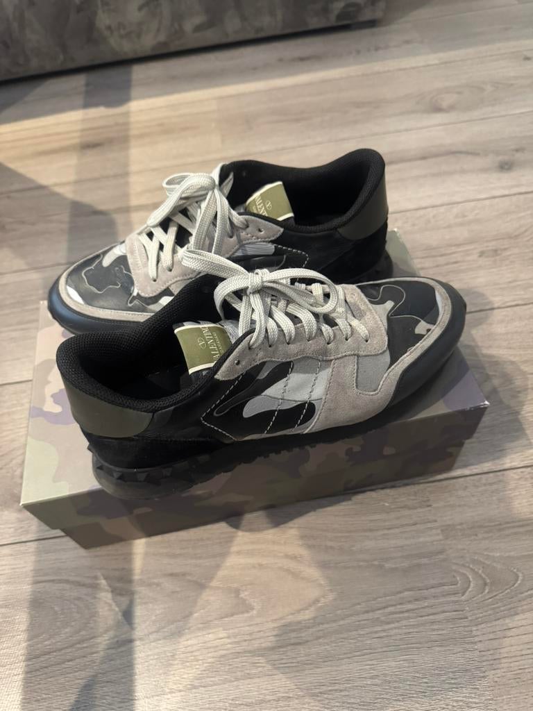 Valentino Garavani rockrunner sneakers 44, Verzenden, Zo goed als nieuw, Zwart