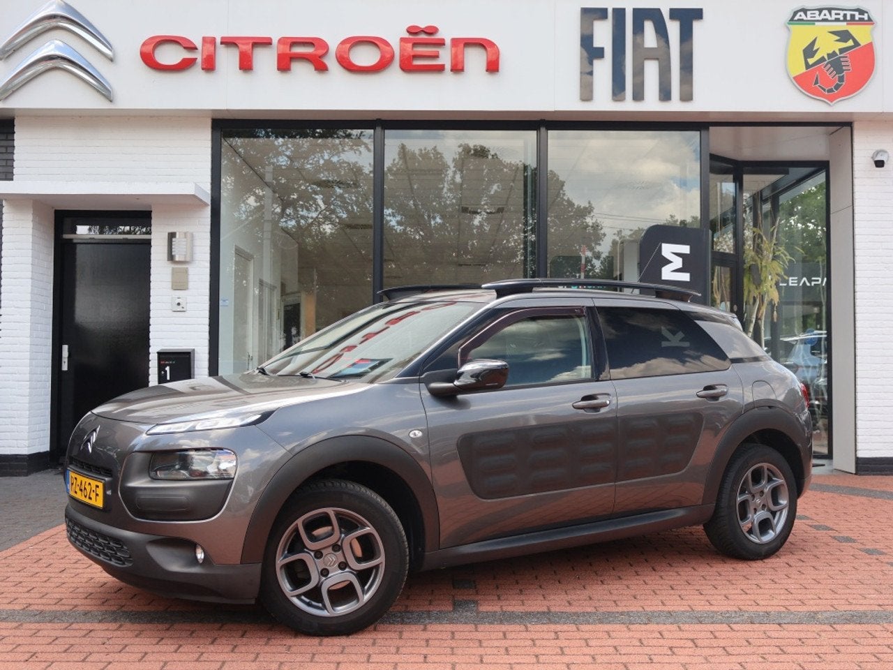 Citroën C4 Cactus PureTech 82PK H5 Shine, Rijklaarprijs | N, Auto's, Voorwielaandrijving, 1199 cc, 82 pk, Origineel Nederlands
