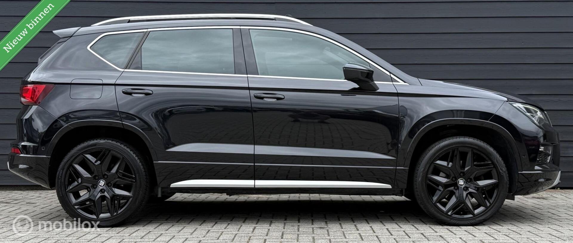 Seat Ateca 1.5 TSI FR Intense DSG Pano.dak/Trekhaak/Viritual, Auto's, Seat, 4 cilinders, Ateca, Zwart, Leder