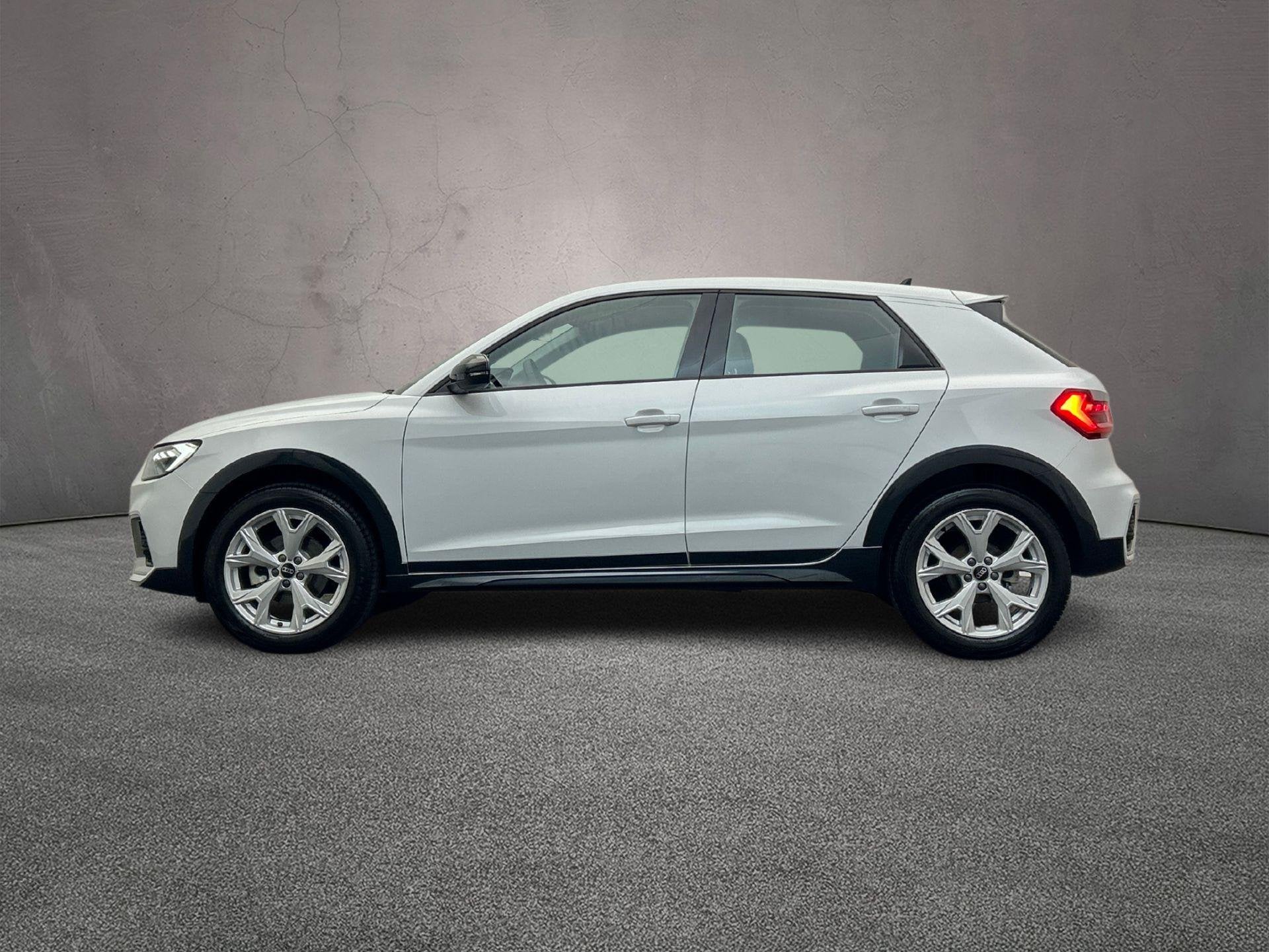 Audi A1 allstreet 30 TFSI Advanced edition | Apple/Android P, Auto's, Audi, Stof, Euro 6, 116 pk, Wit