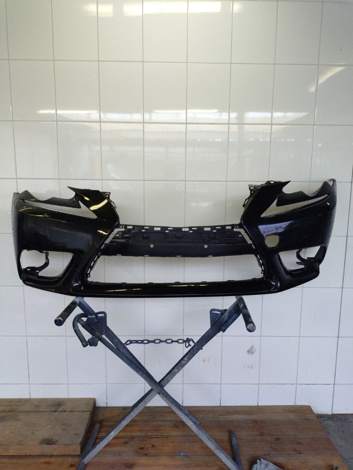 Voorbumper Lexus IS250 2014-2016, Toyota Motor Europe, Avenue du Bourget 60, 1140 Evere, België, Gebruikt, Voor, Info@lexus.eu