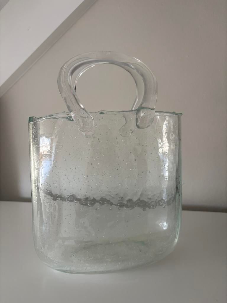 Vaas in de vorm van een handtas, Huis en Inrichting, Woonaccessoires | Vazen, Overige kleuren, Ophalen of Verzenden, Minder dan 50 cm