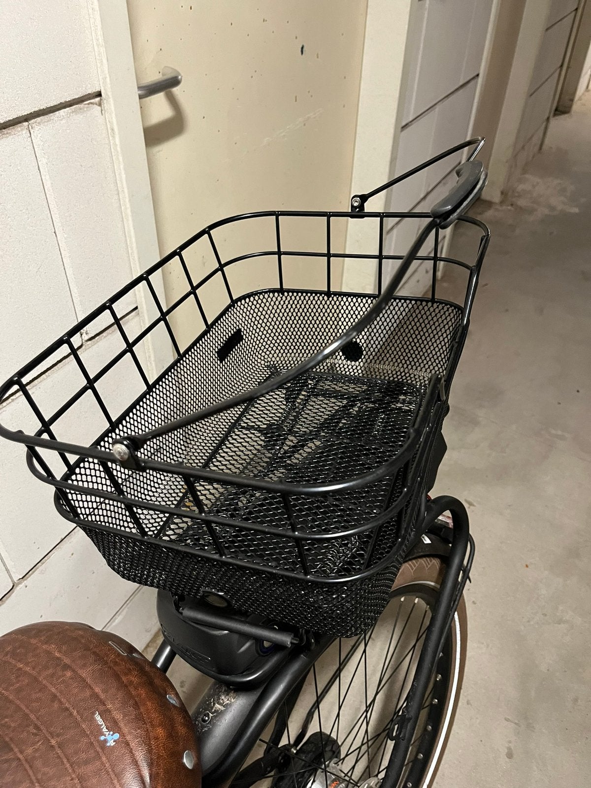 Fietsmand afneembaar, Ophalen, Zo goed als nieuw
