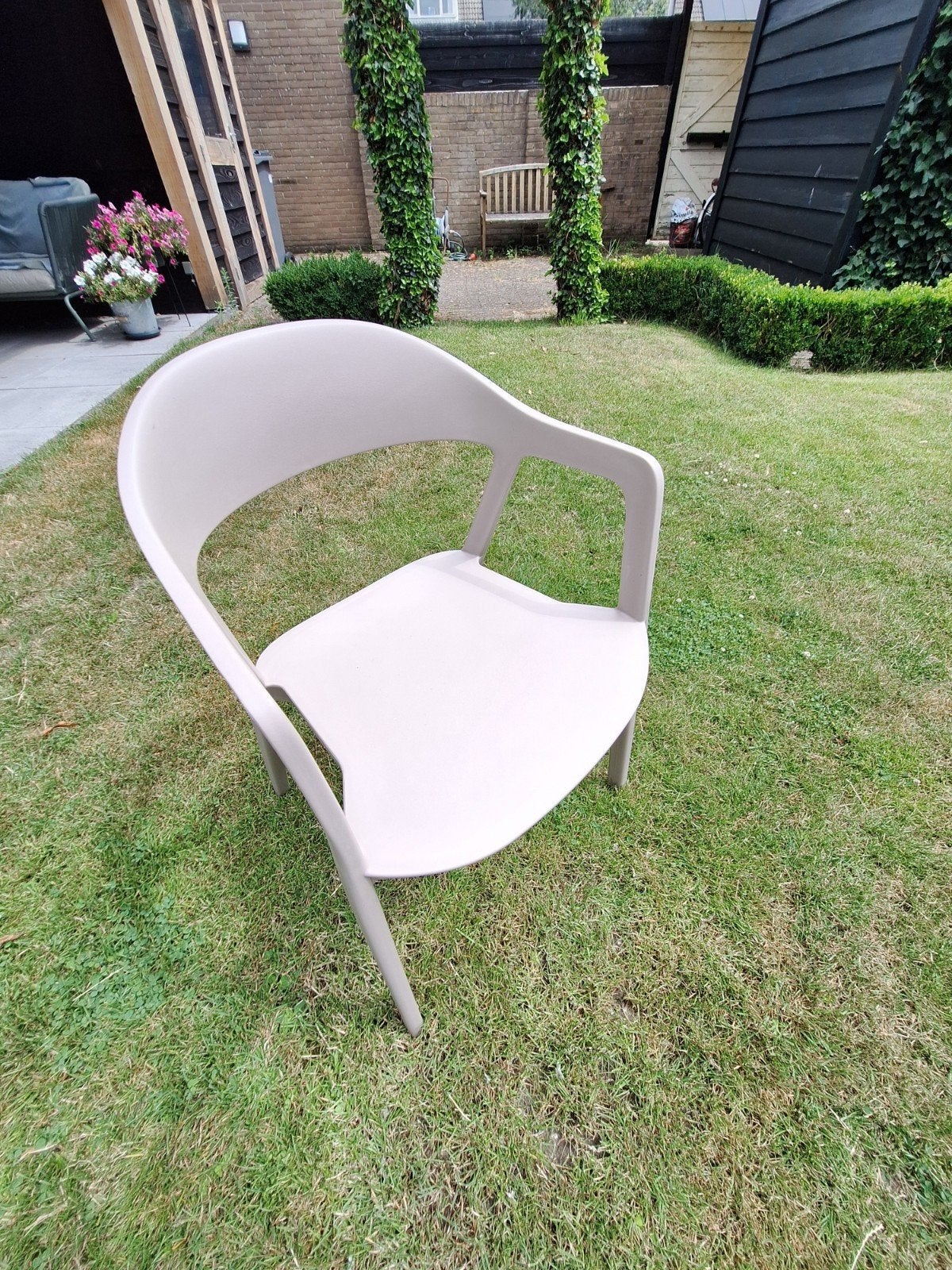 Set van 4 kunststof tuinstoelen, Ophalen, Gebruikt, Kunststof, Stapelbaar