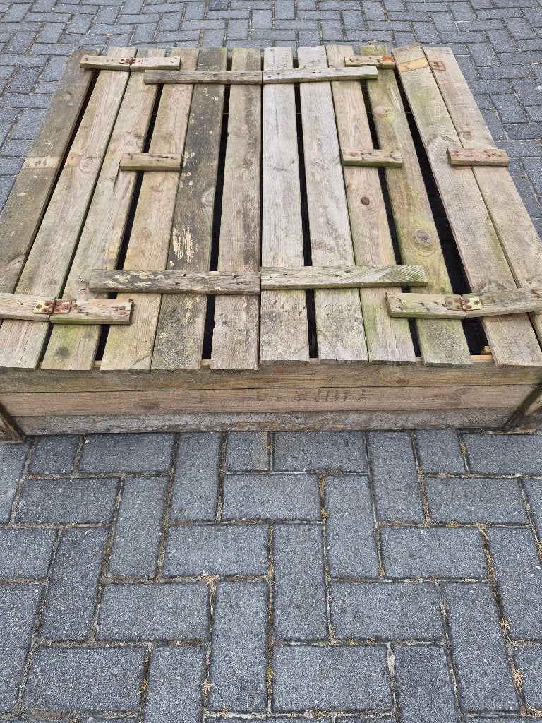 Houten zandbak, Ophalen, Gebruikt