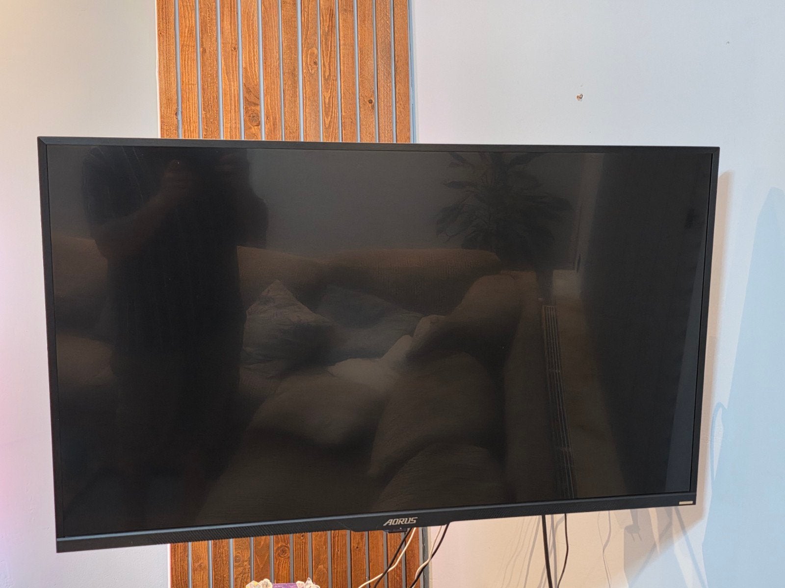 AORUS Gaming Monitor 4k 43inch 144hz