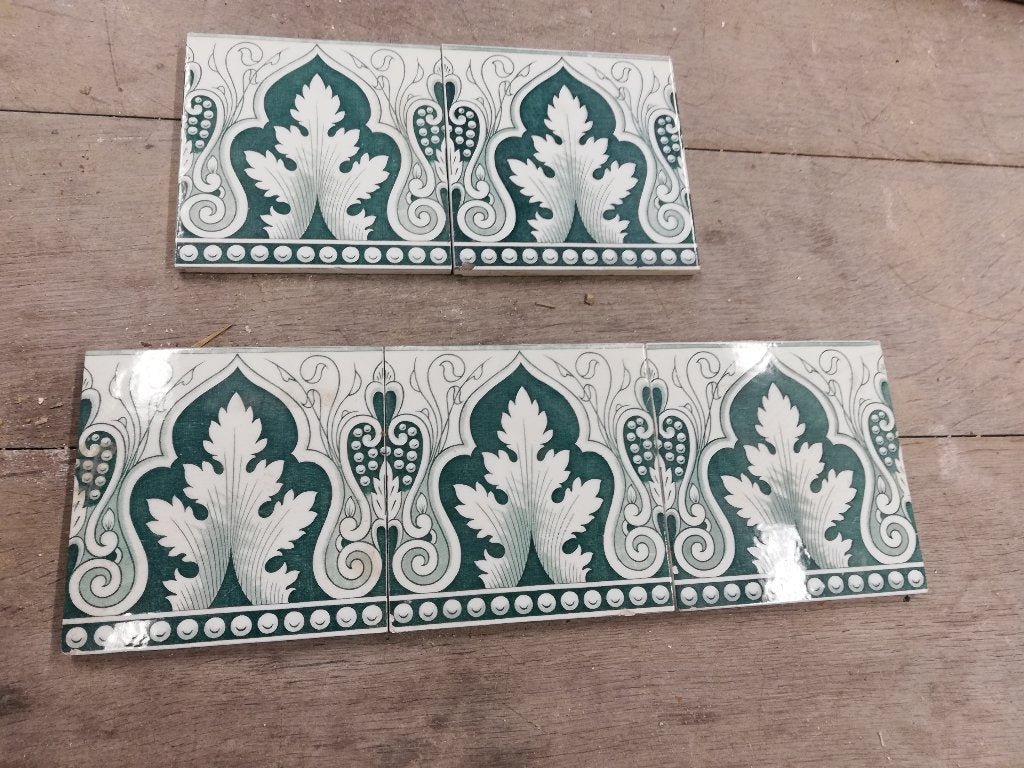 43 antieke randtegels met donkergroene afbeelding 15x15cm, Antiek en Kunst, Ophalen