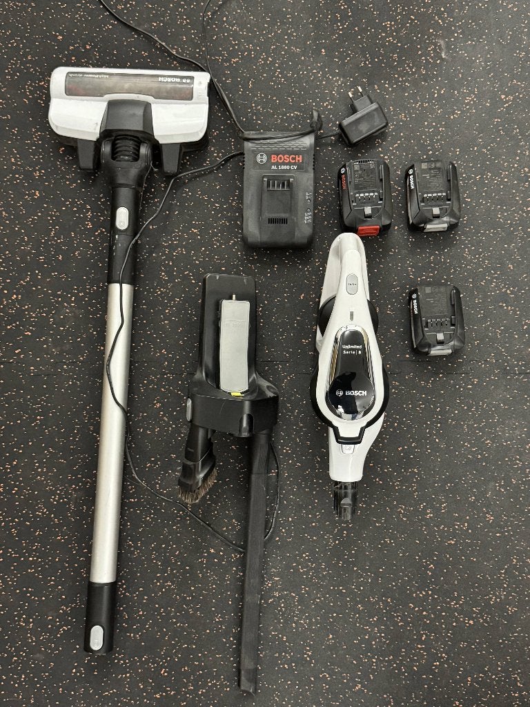 Bosch Unlimited Serie 8 Steelstofzuiger+3 accu's + snellader, Ophalen, Gebruikt, Bosch, Geschikt voor tapijt