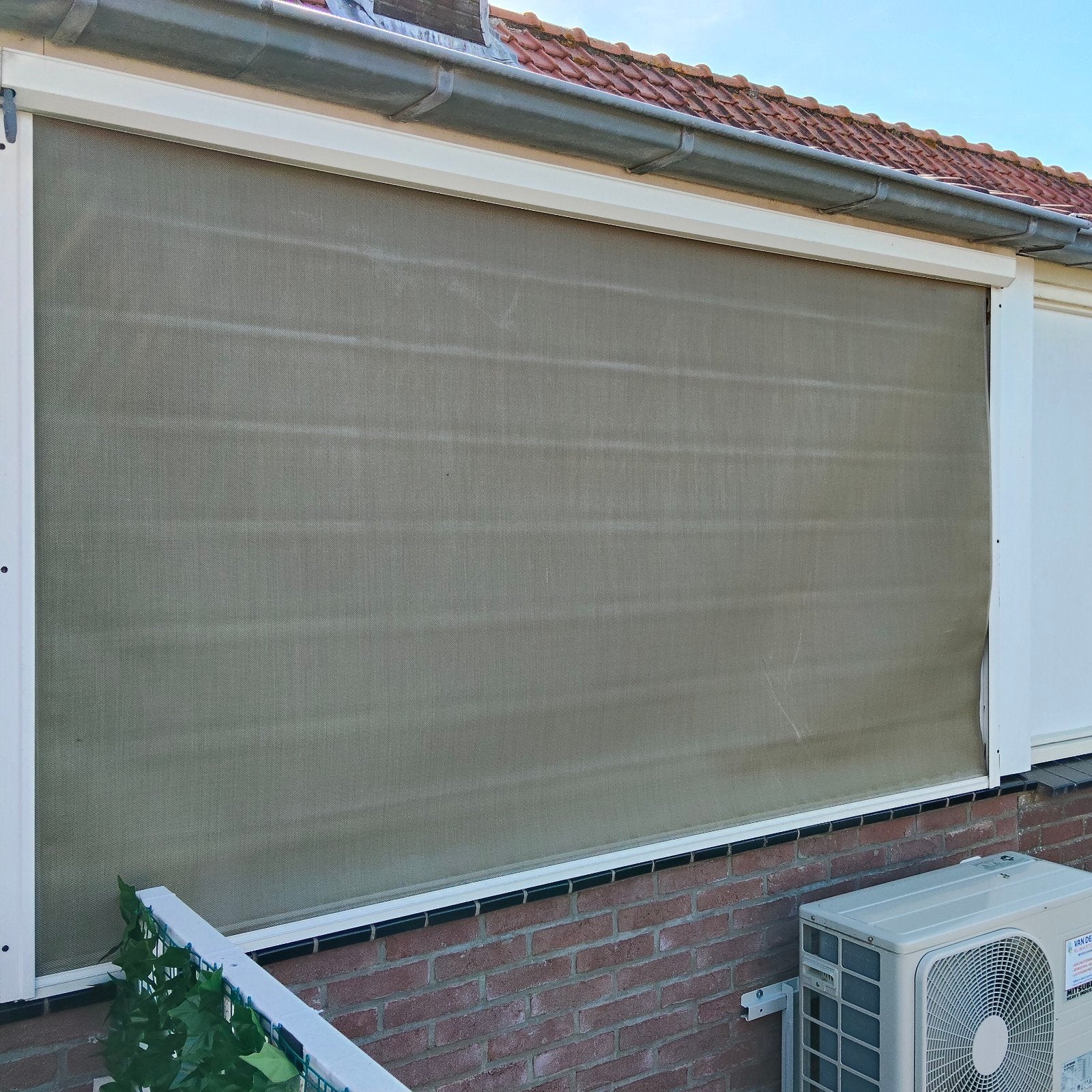 2 screens  met hand op te draaien, Ophalen, Gebruikt, Minder dan 100 cm, Wit