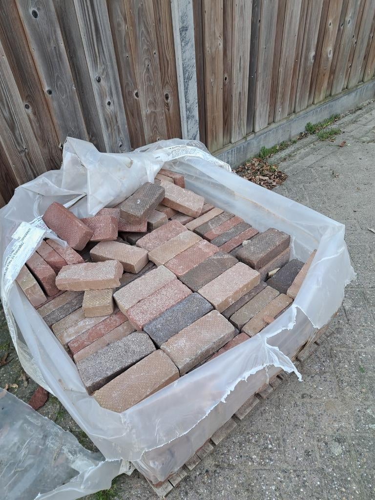 Nieuwe waaltjes/stenen 20x9x5 cm - 5 m2 direct ophalen, Ophalen