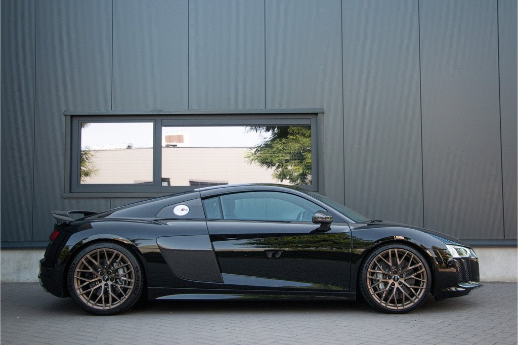 Audi R8 5.2 FSI Quattro Plus 610PK | Ceramic Brakes | B&O |, Auto's, Audi, Automaat, 5204 cc, Zwart, Leder