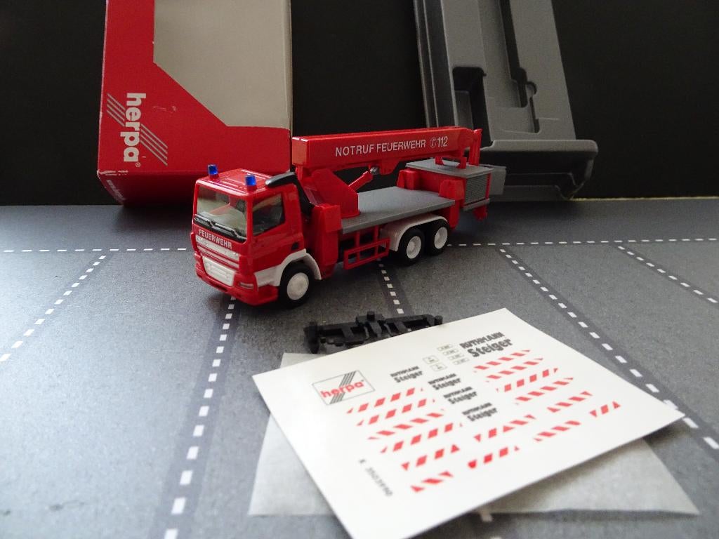 518 herpa daf cf hoogwerker brandweer feuerwehr 1:87 truck, Hobby en Vrije tijd, Modelauto's | 1:87, Ophalen of Verzenden, Nieuw