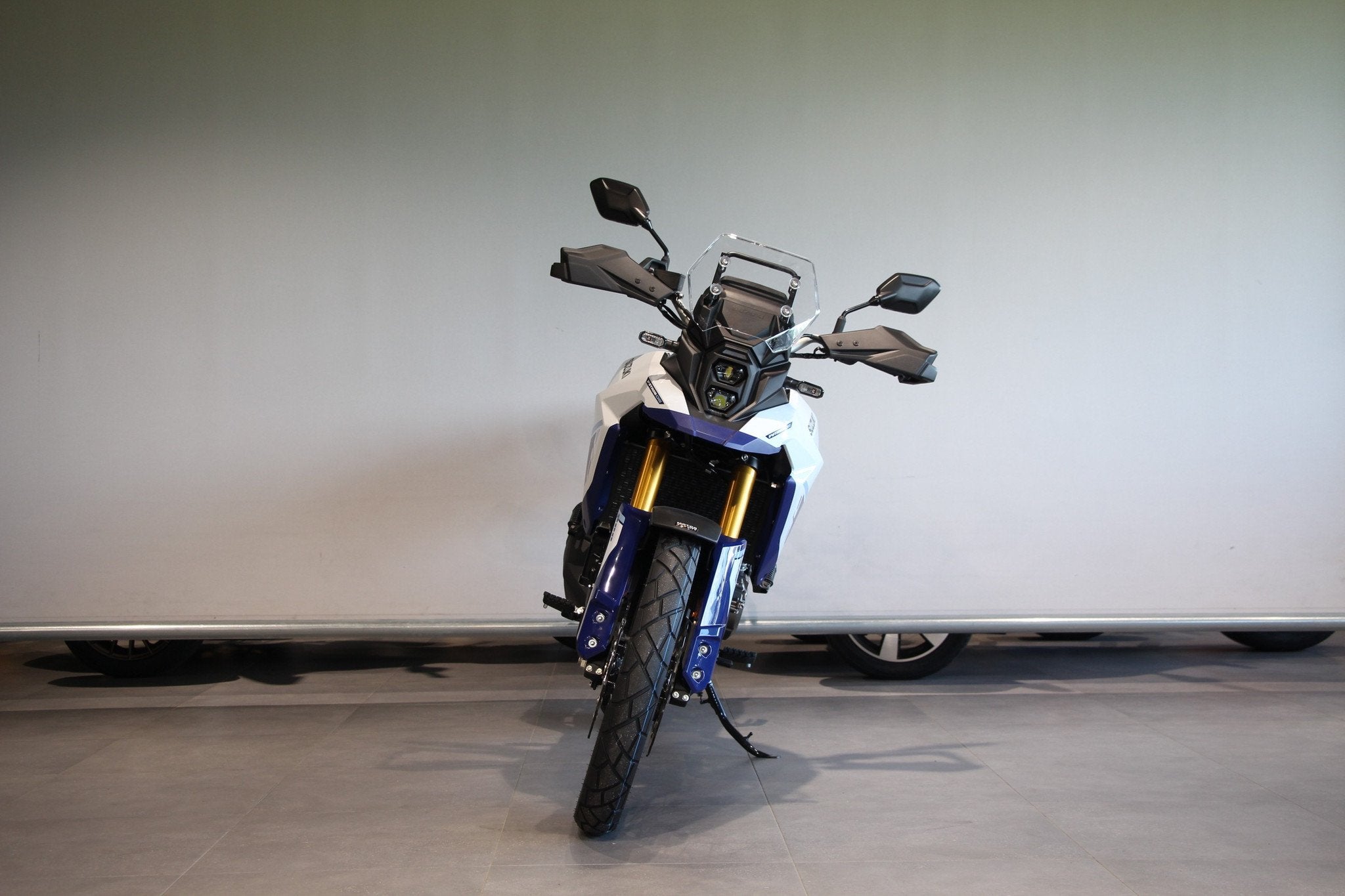 Suzuki V-STROM 800 DE (bj 2025), Lange Dreef 12
4131NH  Vianen, NL, Suzuki, Nieuw, Bedrijf