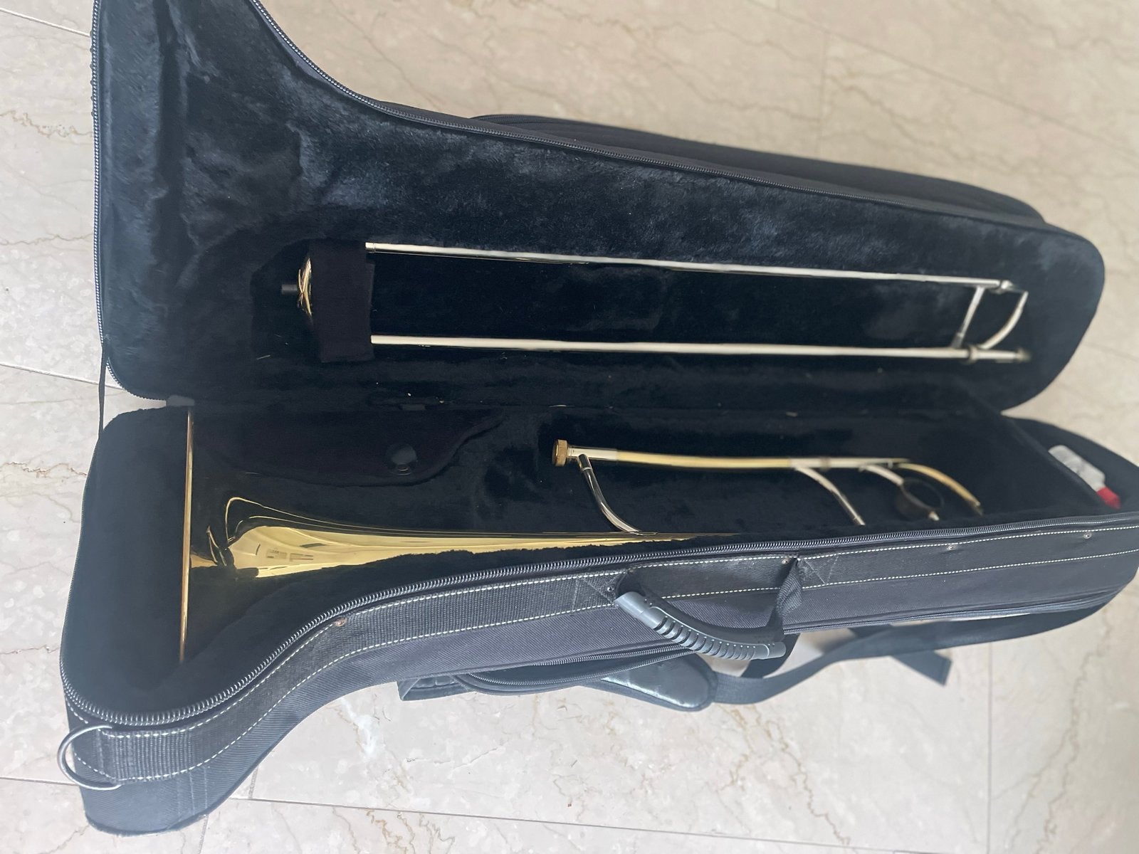 Roy Benson Trombone met Koffer en Accessoires, Muziek en Instrumenten, Blaasinstrumenten | Trombones, Ophalen of Verzenden, Zo goed als nieuw