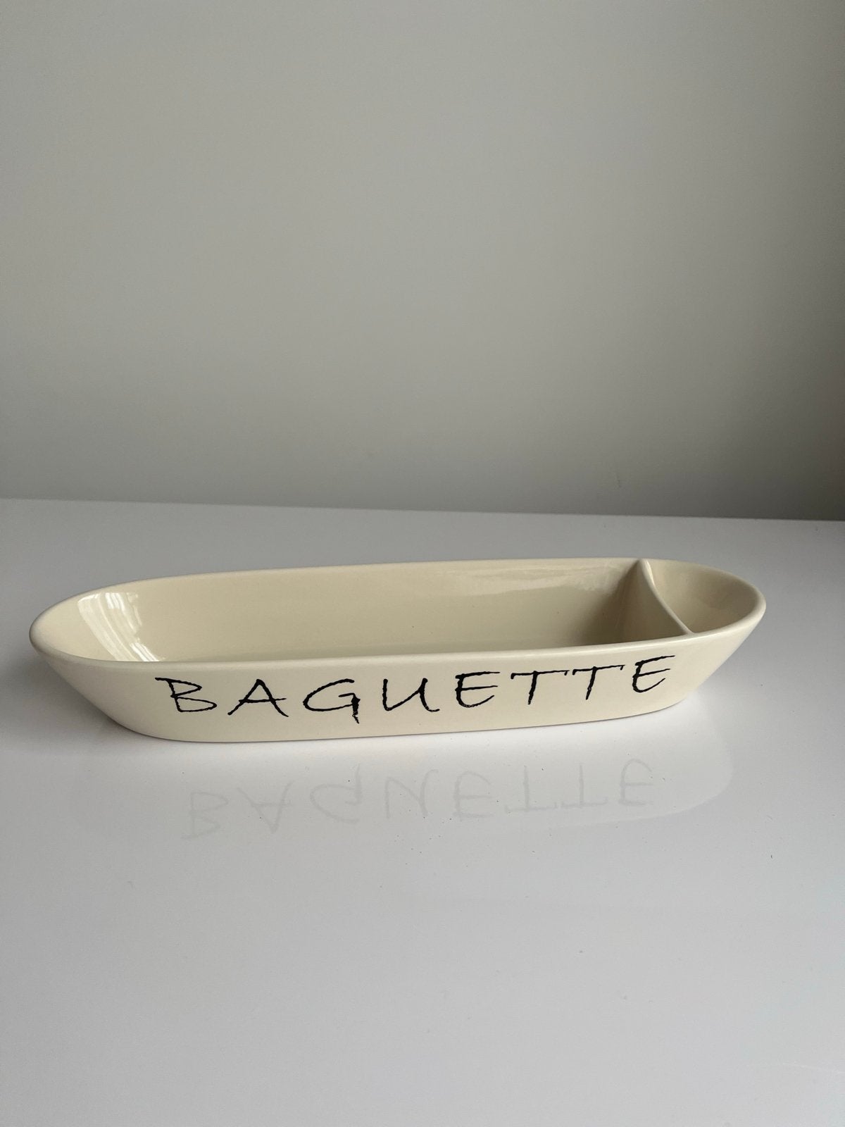 Rivièra Maison Baguette schaal - Oude collectie, Overige merken, Keramiek, Landelijk/Boerenbont, Ophalen of Verzenden