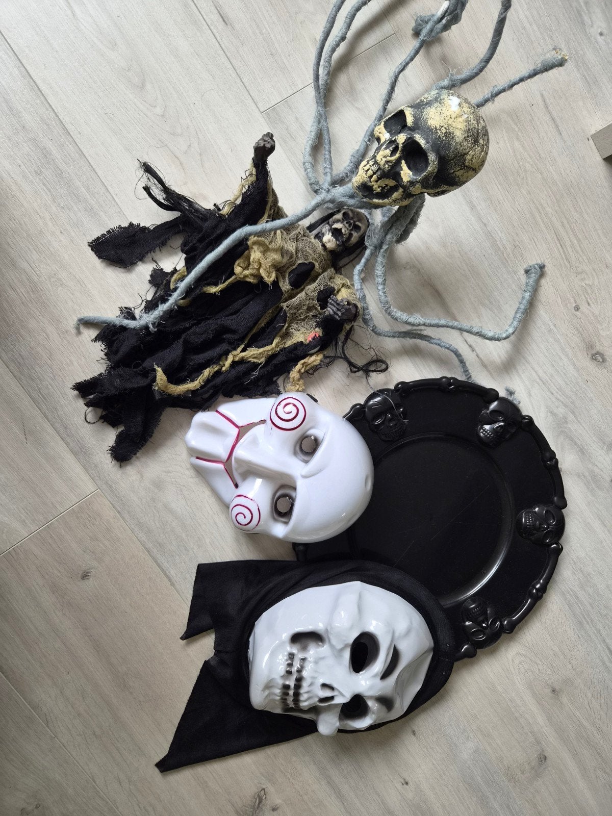 Halloween decoratie set: maskers, schedels, en meer!, Ophalen, Gebruikt, Feestartikel, Halloween of Griezel