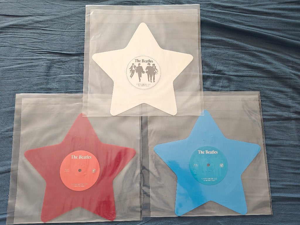The Beatles - 3 x STAR SHAPE DISC COLOR VINYL "LOVE ME DO", Cd's en Dvd's, Ophalen of Verzenden, Zo goed als nieuw