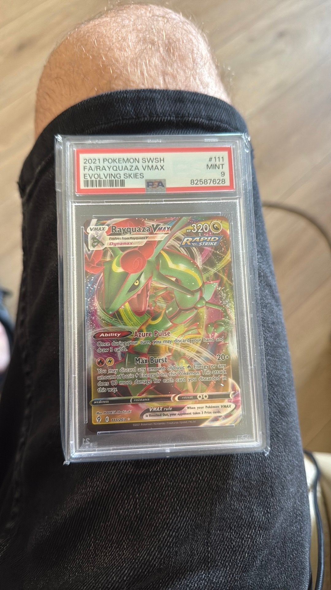 Rayquaza vmax 111/203 evolving skies, Ophalen, Zo goed als nieuw