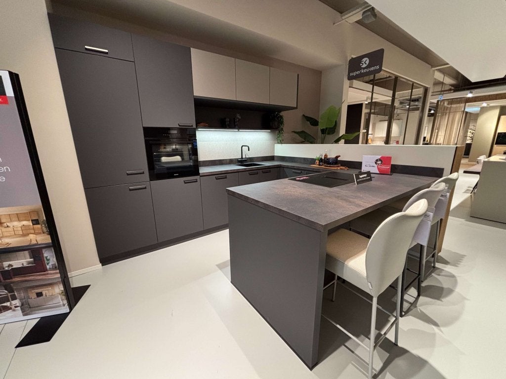 Showroomkeuken Superkeukens, U-keuken, Zwart, Niet ingevuld, Nieuw