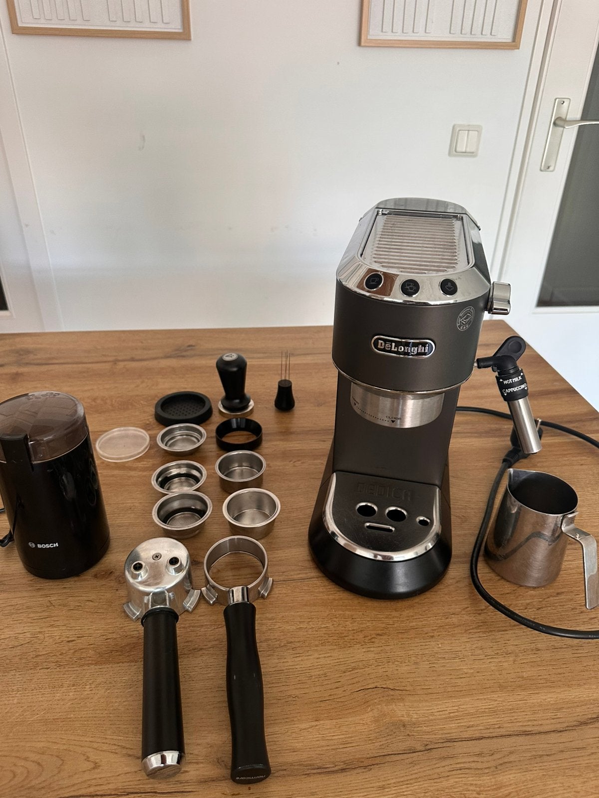 Delonghi Dedica ec685 + accessoires, Ophalen, Gebruikt, Espresso apparaat, 1 kopje