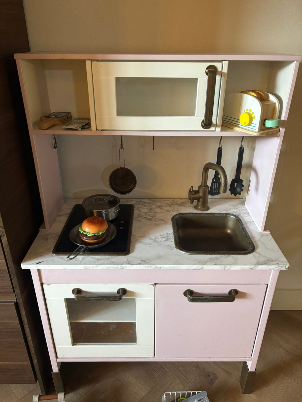 Roze met marmer IKEA Duktig keukentje met toebehoren, Ophalen, Zo goed als nieuw