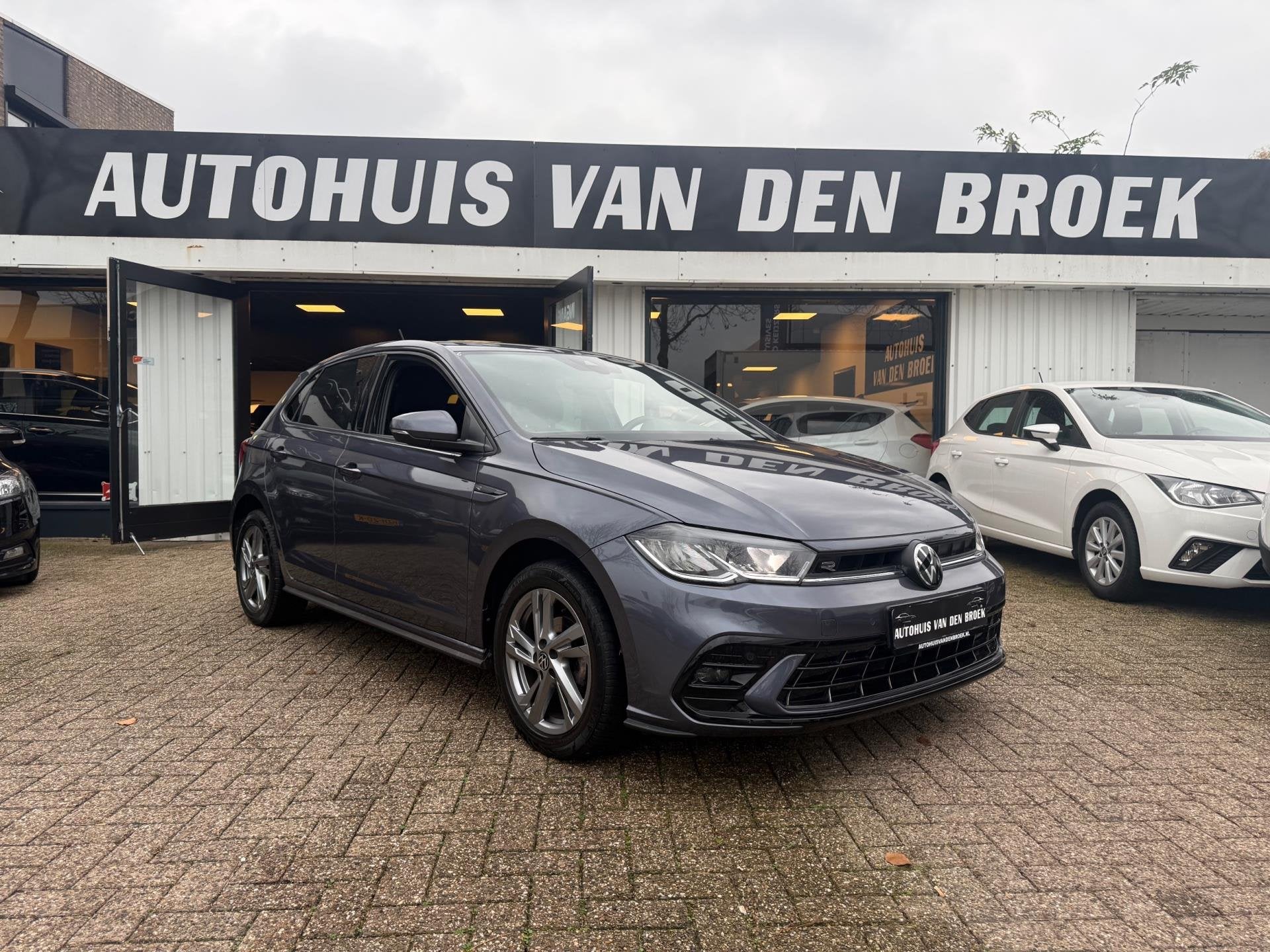 Volkswagen Polo 1.0 TSI R-Line|Navi|Cruise|Vitrual|Carplay|P, Voorwielaandrijving, Dealer onderhouden, Stof, Gebruikt