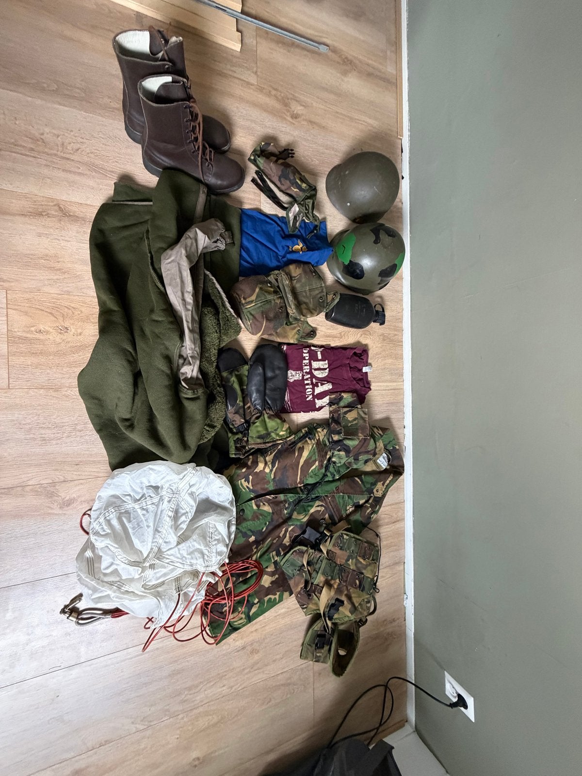 Doos vol miltaria in 1 x kopen nu je kans!, Verzamelen, Verzenden, Overige soorten, Overige gebieden, Kist of Geocache