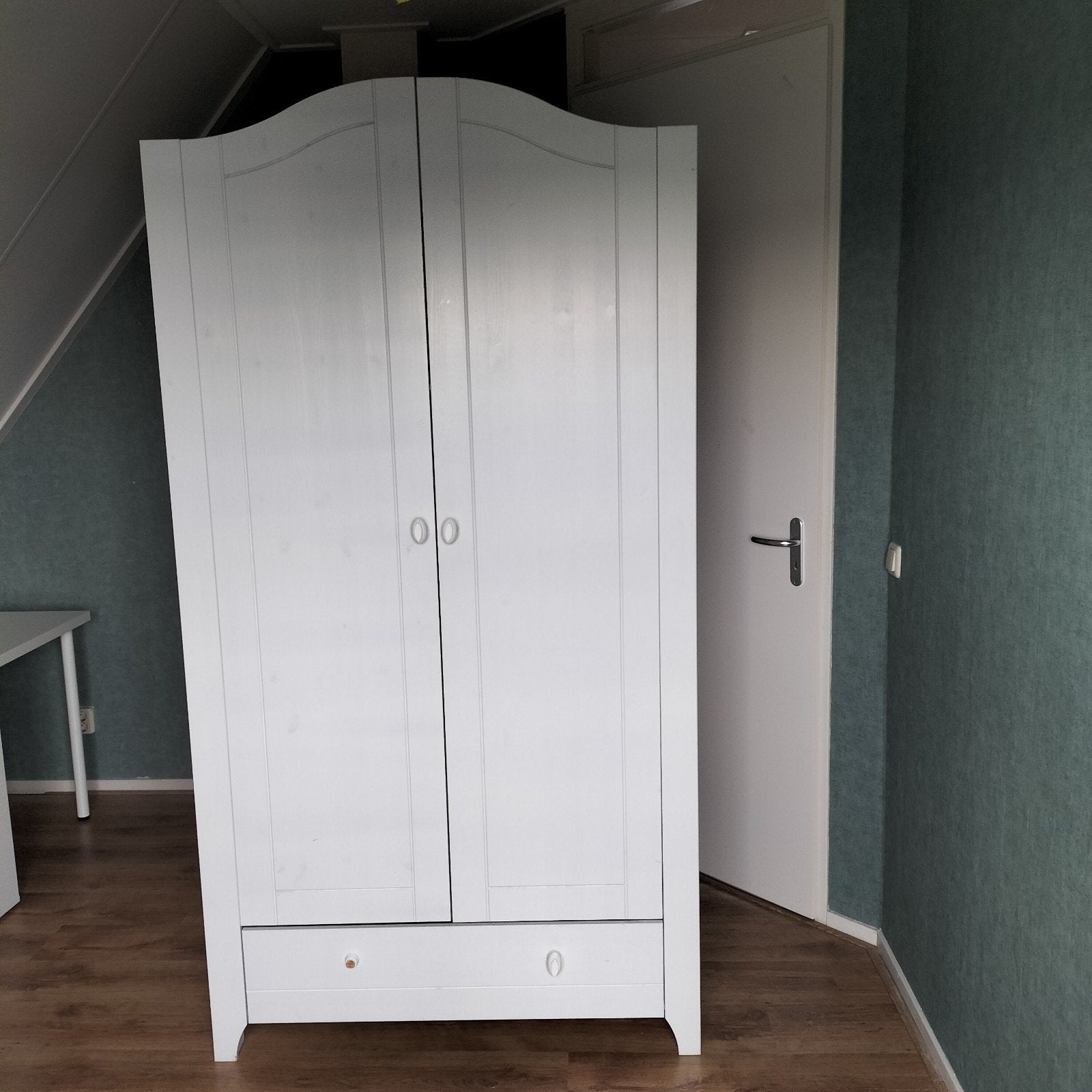 WOOOD kledingkast 2-deurs wit, Huis en Inrichting, Ophalen, Gebruikt, 100 tot 150 cm, 200 cm of meer