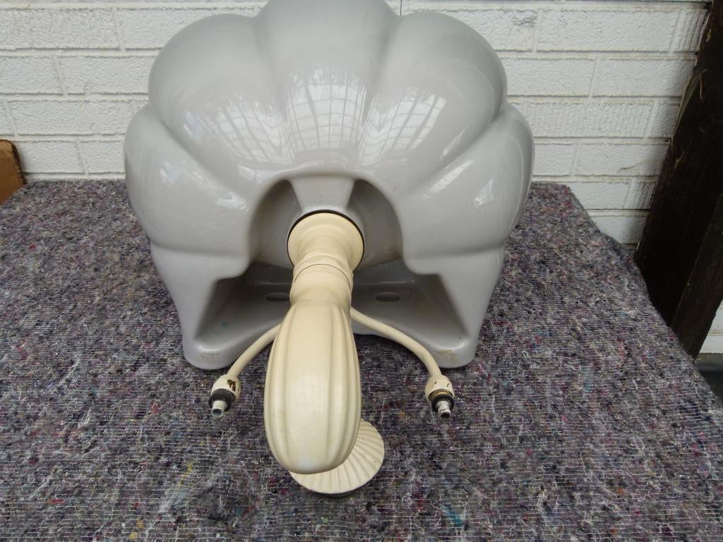vintage lavabo fonteintje + aflegbord schelp 70er, Ophalen, Gebruikt, Steen, Toilet