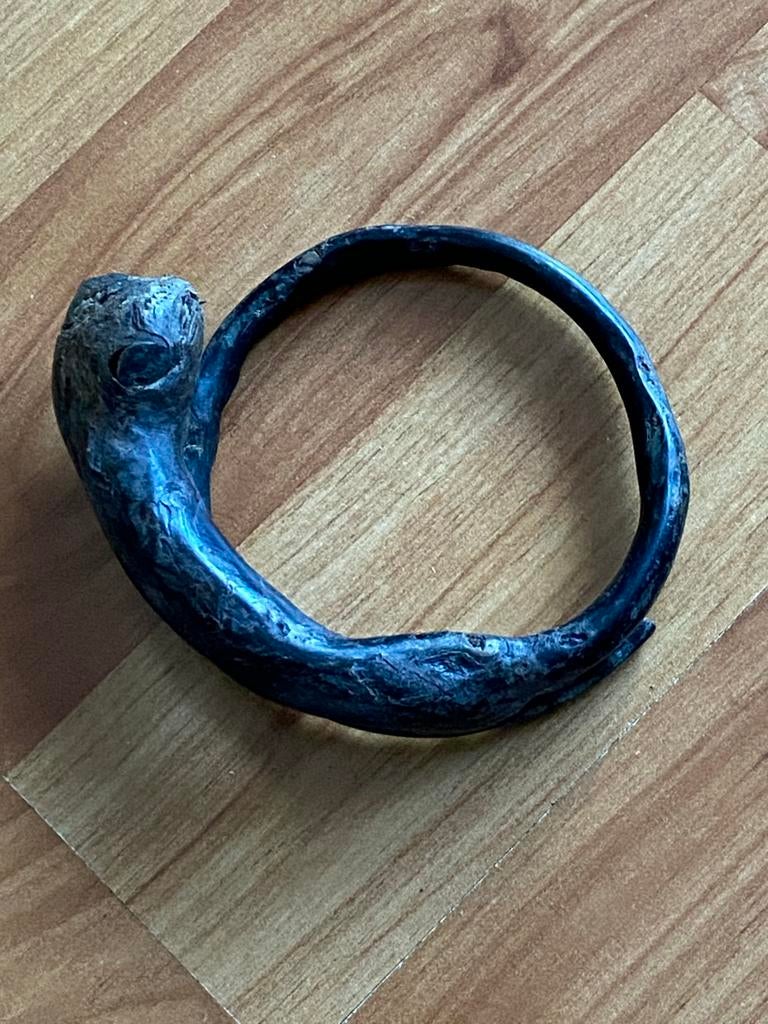 Oeroude armband van hoorn, unieke bodemvondst, Ophalen of Verzenden