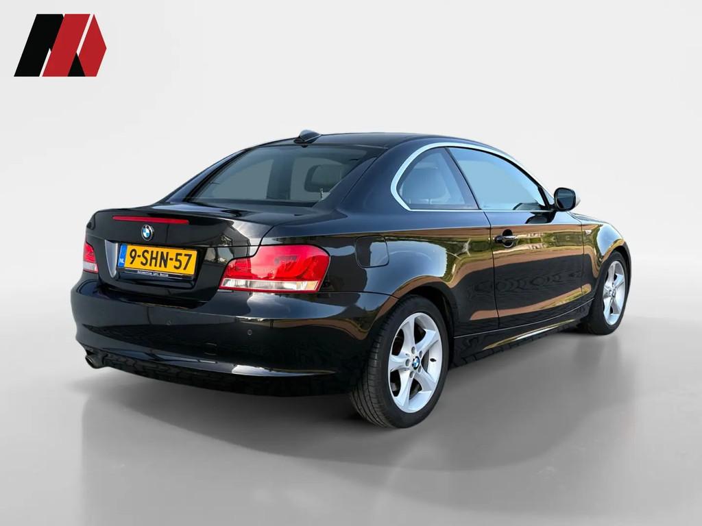 BMW 1 Serie 120i | 2de eig. | Facelift | LED | € 12.995,00, 4 cilinders, Zwart, Benzine, 5 stoelen